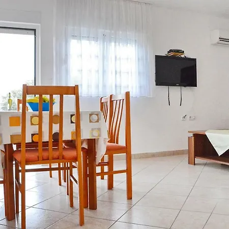 Apartmaji Putric Karin Homestay szállás *